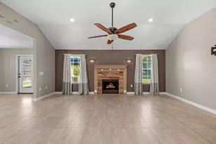 303 Patricia Ln, Fort Walton Beach, FL 32547 - Photo 13