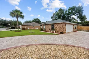 1401 Mark Twain Ct, Niceville, FL 32578 - Photo 3