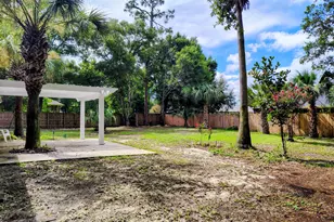 7280 Mossy Oaks Ct Ct, Navarre, FL 32566 - Photo 5