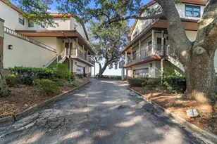 70 Baybridge Dr, Gulf Breeze, FL 32561 - Photo 95