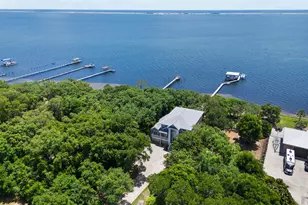 5393 Soundside Dr, Gulf Breeze, FL 32563 - Photo 35