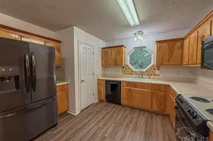 7380 Calle Ln, Navarre, FL 32566 - Photo 9