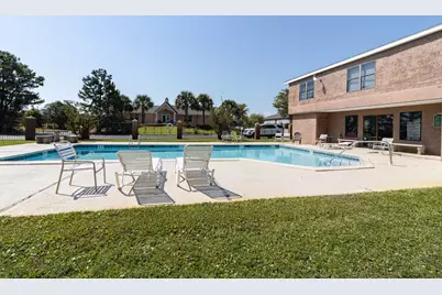 1717 E Smugglers Cove Drive E, Gulf Breeze, FL 32563 - Photo 9