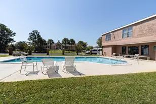 1717 E Smugglers Cove Dr E, Gulf Breeze, FL 32563 - Photo 9