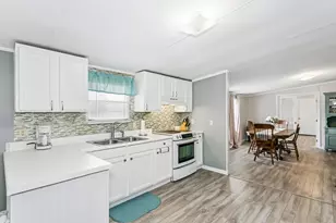 2539 Andorra St, Navarre, FL 32566 - Photo 9