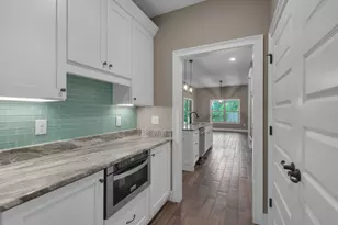 7233 Siesta St, Navarre, FL 32566 - Photo 9