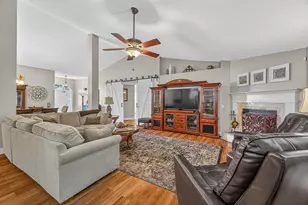 2379 Edgewood Dr, Navarre, FL 32566 - Photo 13