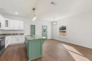 8401 Segura St, Navarre, FL 32566 - Photo 13