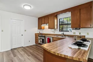 1328 Tiger Ln, Gulf Breeze, FL 32563 - Photo 9