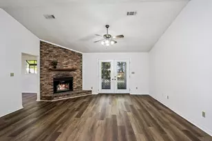 1328 Tiger Ln, Gulf Breeze, FL 32563 - Photo 3