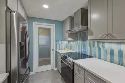 8271 Gulf Boulevard #101, Navarre, FL 32566 - Photo 9