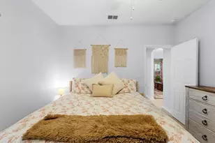 216 N B Street N, Pensacola, FL 32502 - Photo 11