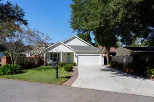 402 Bayshore Dr, Pensacola, FL 32507 - Photo 9