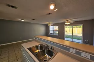 129 Noblat Dr, Mary Esther, FL 32569 - Photo 9