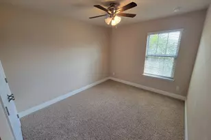 2068 Wilsons Plover Cir, Navarre, FL 32566 - Photo 11