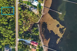 5506 Soundside Dr, Gulf Breeze, FL 32563 - Photo 1