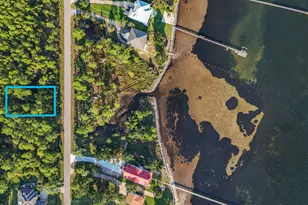 5494 Soundside Dr, Gulf Breeze, FL 32563 - Photo 1