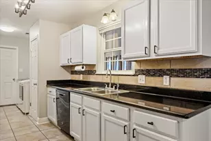 2137 Casa De Oro St, Navarre, FL 32566 - Photo 11