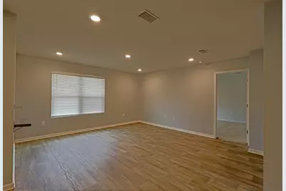 5747 Guinevere Lane, Milton, FL 32583 - Photo 9