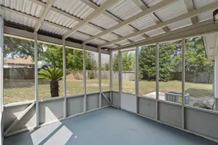 4327 Lisa Ct, Gulf Breeze, FL 32563 - Photo 13