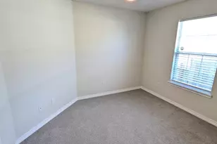 2001 Presidio St, Navarre, FL 32566 - Photo 9