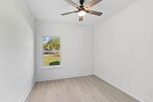 2374 Salamanca St, Navarre, FL 32566 - Photo 5