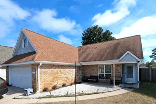 437 Bridgewater Ct, Mary Esther, FL 32569 - Photo 1