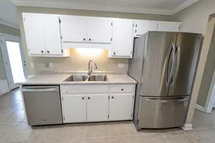 437 Bridgewater Ct, Mary Esther, FL 32569 - Photo 7