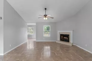 8828 Arlington Pl, Navarre, FL 32566 - Photo 9