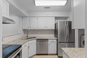 8253 Navarre Pkwy, Navarre, FL 32566 - Photo 7