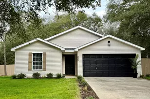 321 Timber Wind Dr, Defuniak Springs, FL 32433 - Photo 1