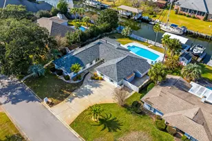 961 Aquamarine Dr, Gulf Breeze, FL 32563 - Photo 3