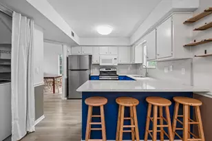 6740 Scotts Pl, Pensacola, FL 32526 - Photo 5