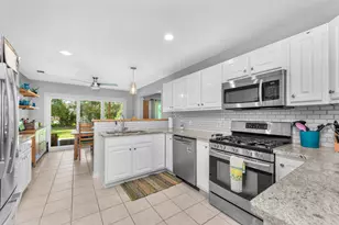 8905 Binnacle Ct, Navarre, FL 32566 - Photo 7