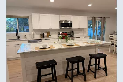 324 NW Leah Miller Drive NW, Fort Walton Beach, FL 32548 - Photo 5