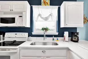 8436 Gulf Blvd, Navarre, FL 32566 - Photo 9