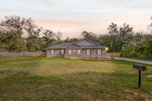 922 E Edney Ave E, Crestview, FL 32539 - Photo 3