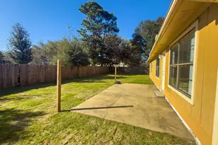 2109 Bellmeade Cir, Navarre, FL 32566 - Photo 11