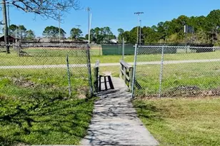 1044 Sterling Point Pl, Gulf Breeze, FL 32563 - Photo 3