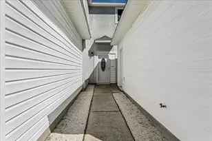 6922 Sea Turtle Cir, Navarre, FL 32566 - Photo 5