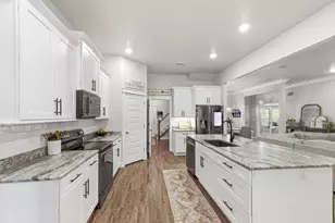 6808 Santa Clara Dr, Navarre, FL 32566 - Photo 1