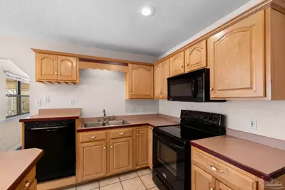 321 Skyline Circle, Crestview, FL 32539 - Photo 13