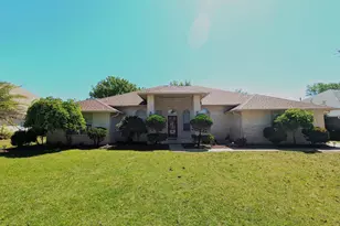 1822 Brooke Beach Dr, Navarre, FL 32566 - Photo 1