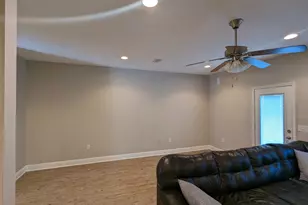 8776 Brown Pelican Cir, Navarre, FL 32566 - Photo 5