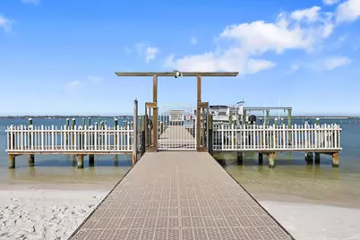 1440 Paradise Point Drive #UNIT 6, Navarre, FL 32566 - Photo 5