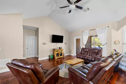 3504 Topaz Circle, Navarre, FL 32566 - Photo 9