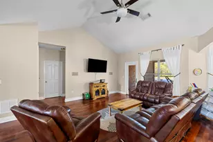3504 Topaz Cir, Navarre, FL 32566 - Photo 9