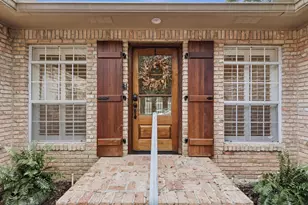 2437 W Bayshore Road W, Gulf Breeze, FL 32563 - Photo 1