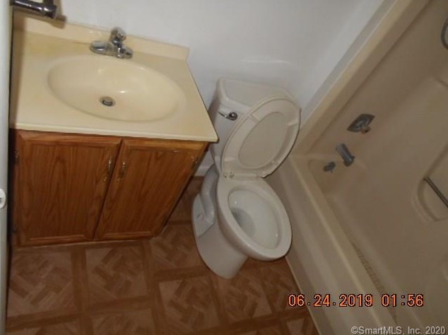 175 Mill Pond Rd, New Haven CT  06514-1726 exterior