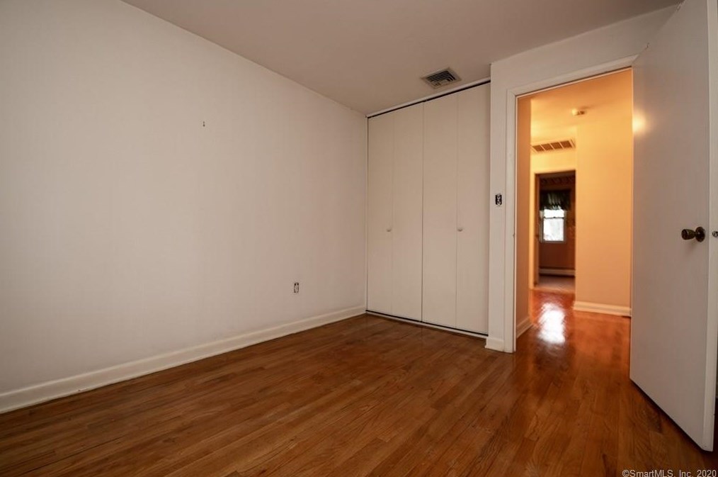 114 Worth Ave, New Haven CT 06518-3405 exterior